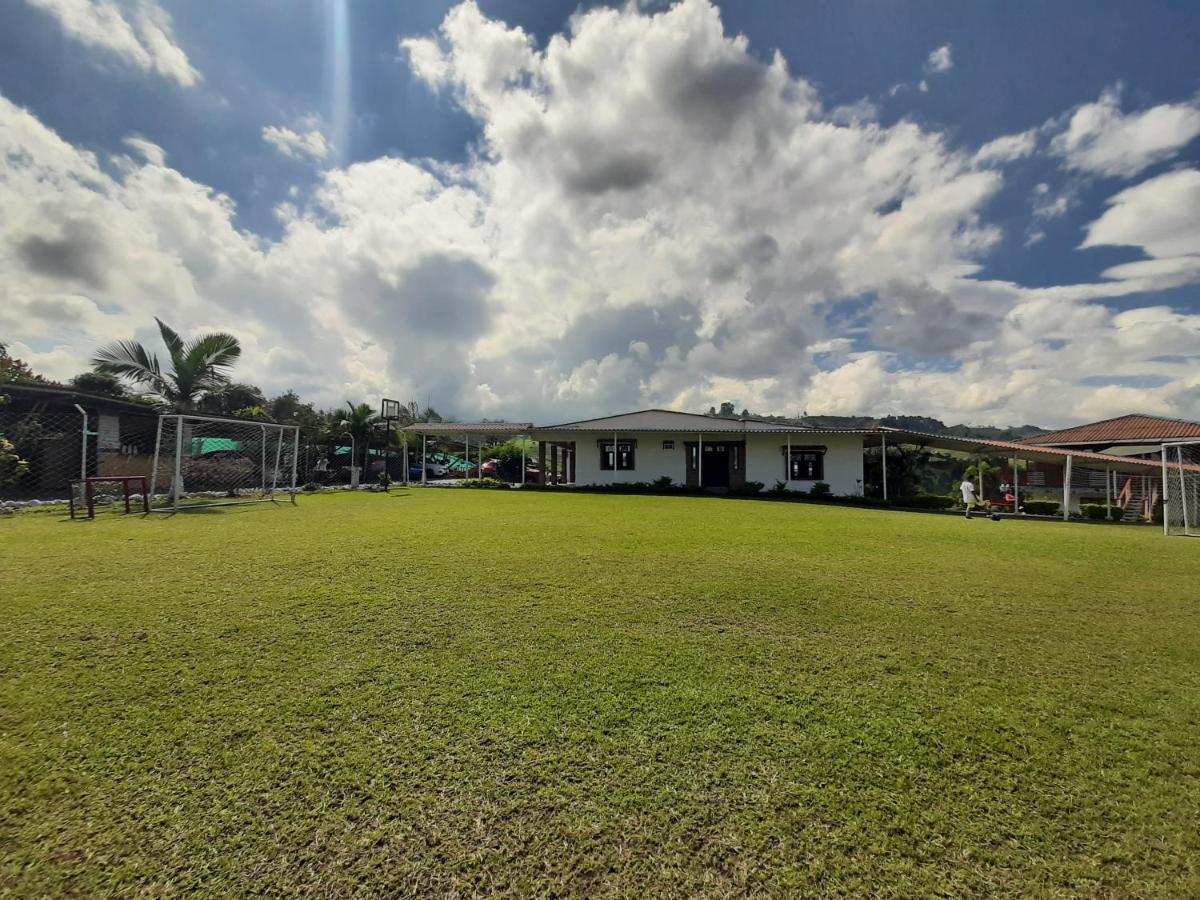 Finca Hotel La Fragata 圣罗莎德卡瓦尔 外观 照片